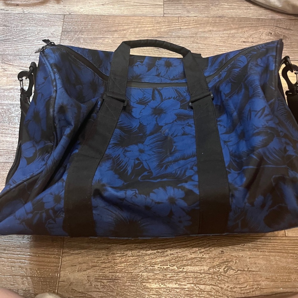 Herschel Supply Co Novel Duffle Bag Blue Black‎ Floral Hawaiian Shoe Compartment